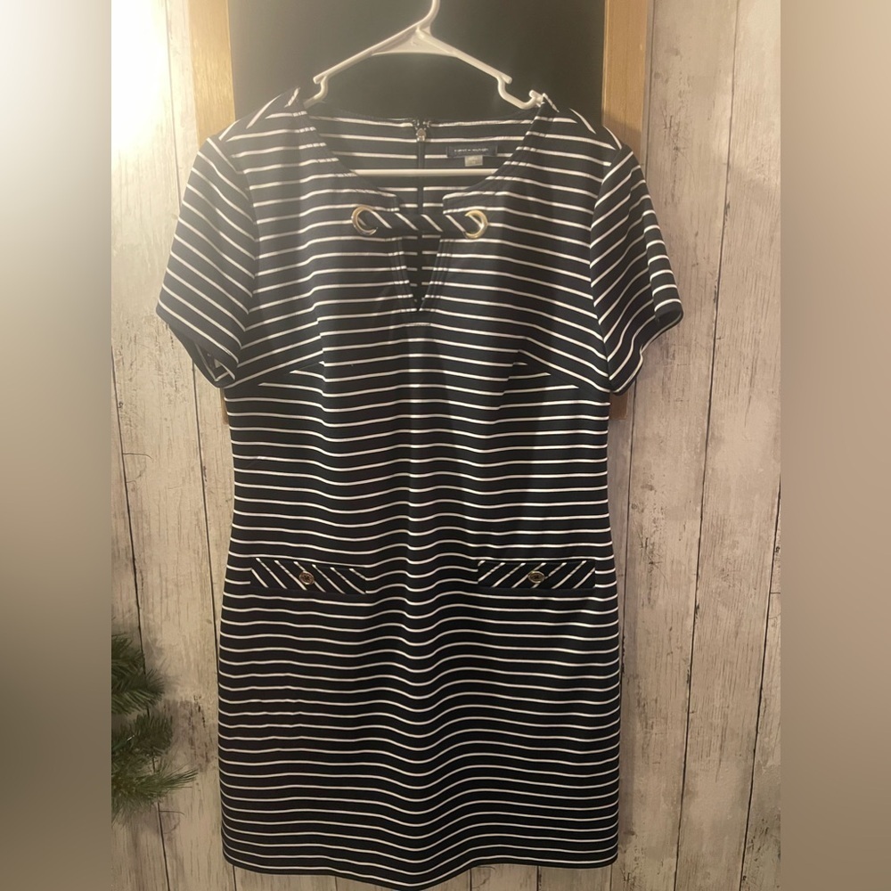 ommy Hilfiger Women's Navy/White Striped Short Sleeve Dress Size